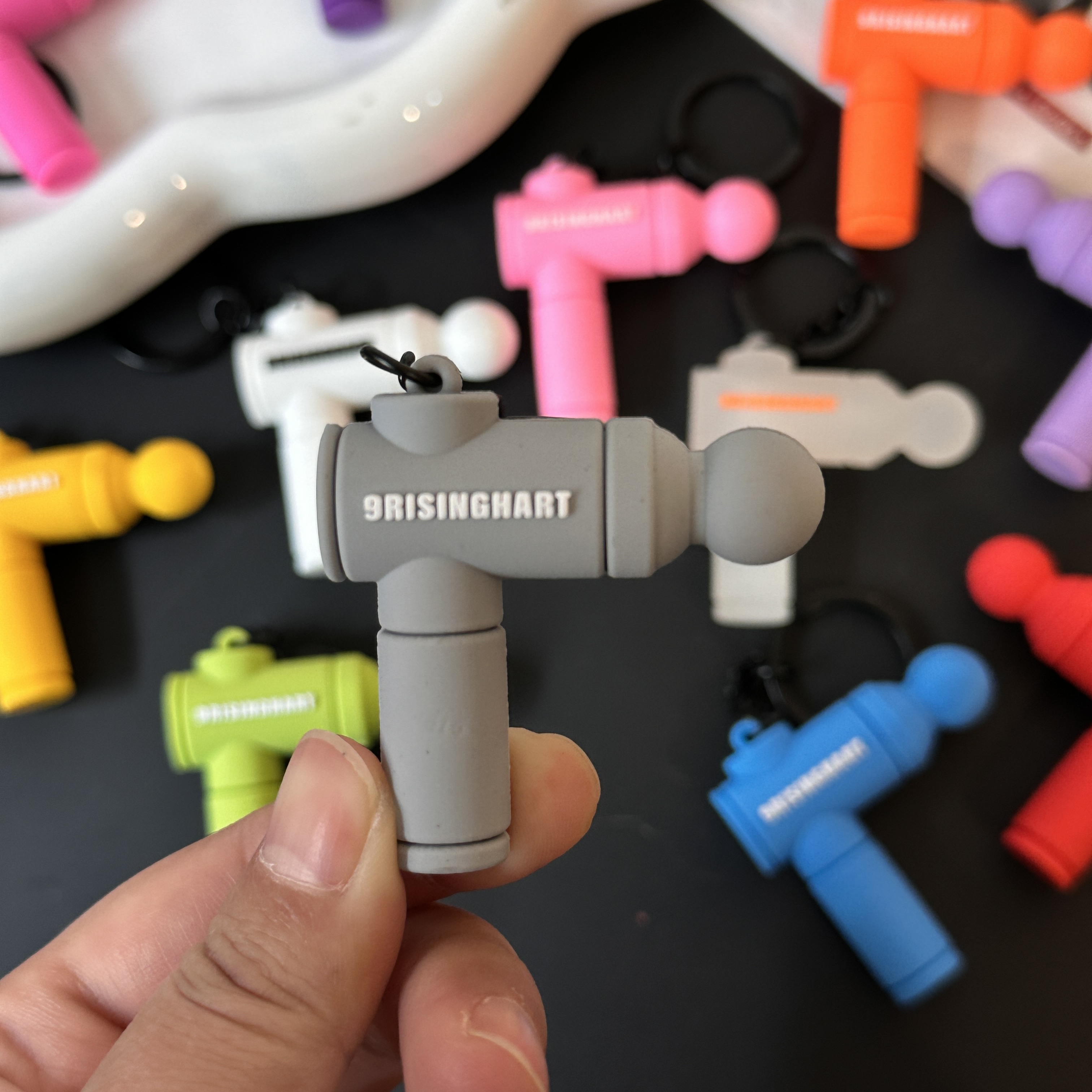 新款跨境运动周边挂件迷你筋膜枪挂饰礼品钥匙扣配饰体育文创配件详情7