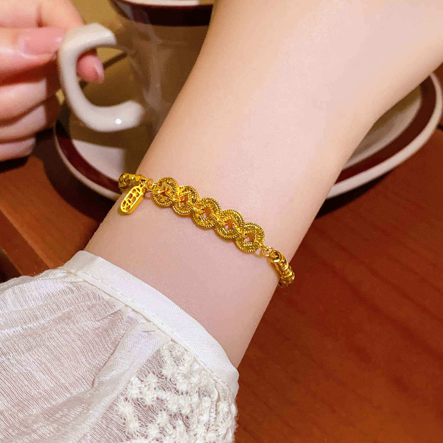 Ancient-style sand gold Five Emperors Coin Peace Pendant bracelet for women 2026 New style, light luxury, niche, exquisite and high-end jewelry details Picture