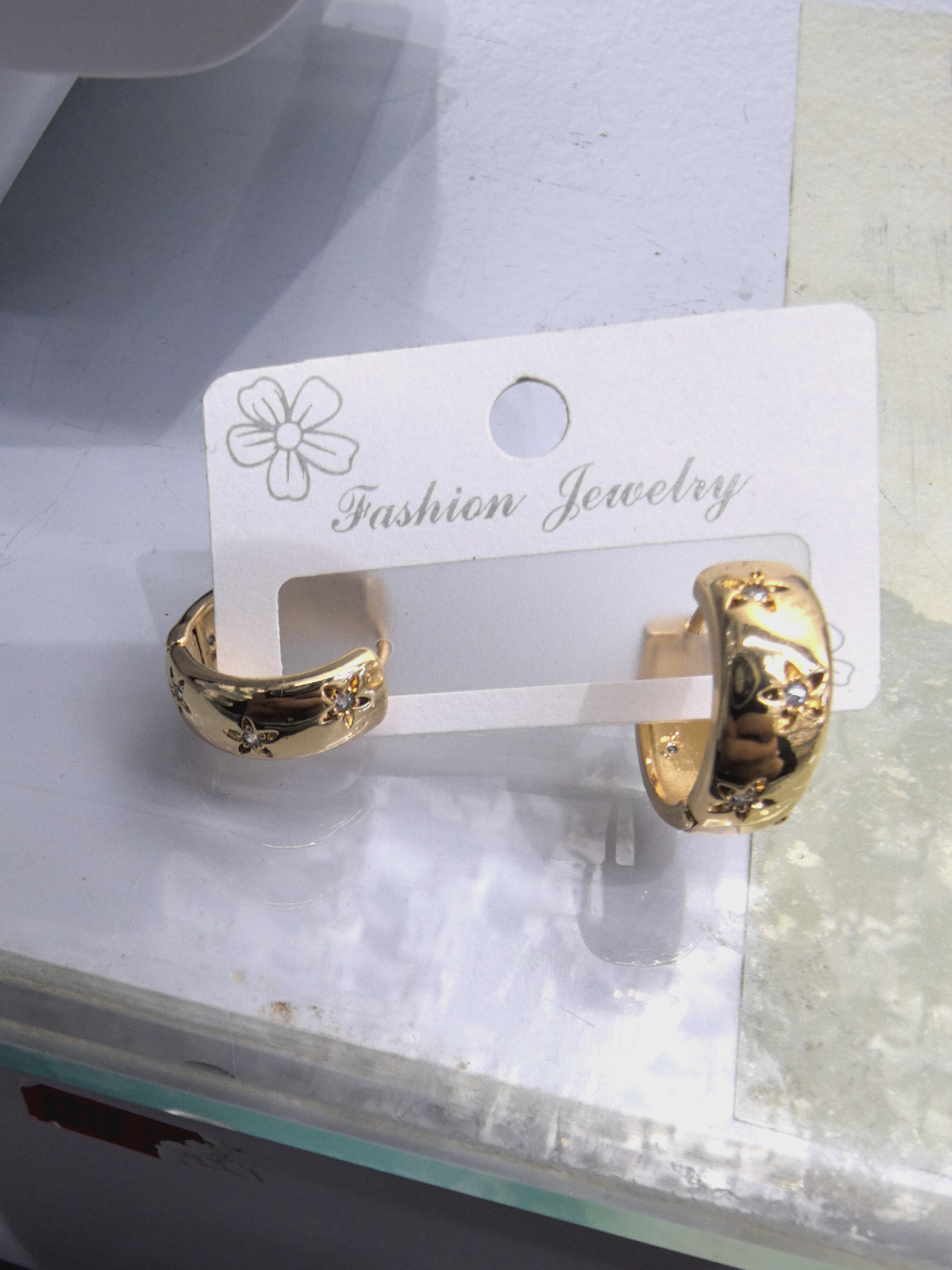 金色镶钻耳钉 高级感饰品 简约耳饰 美丽耳环 时尚女士首饰品味独特