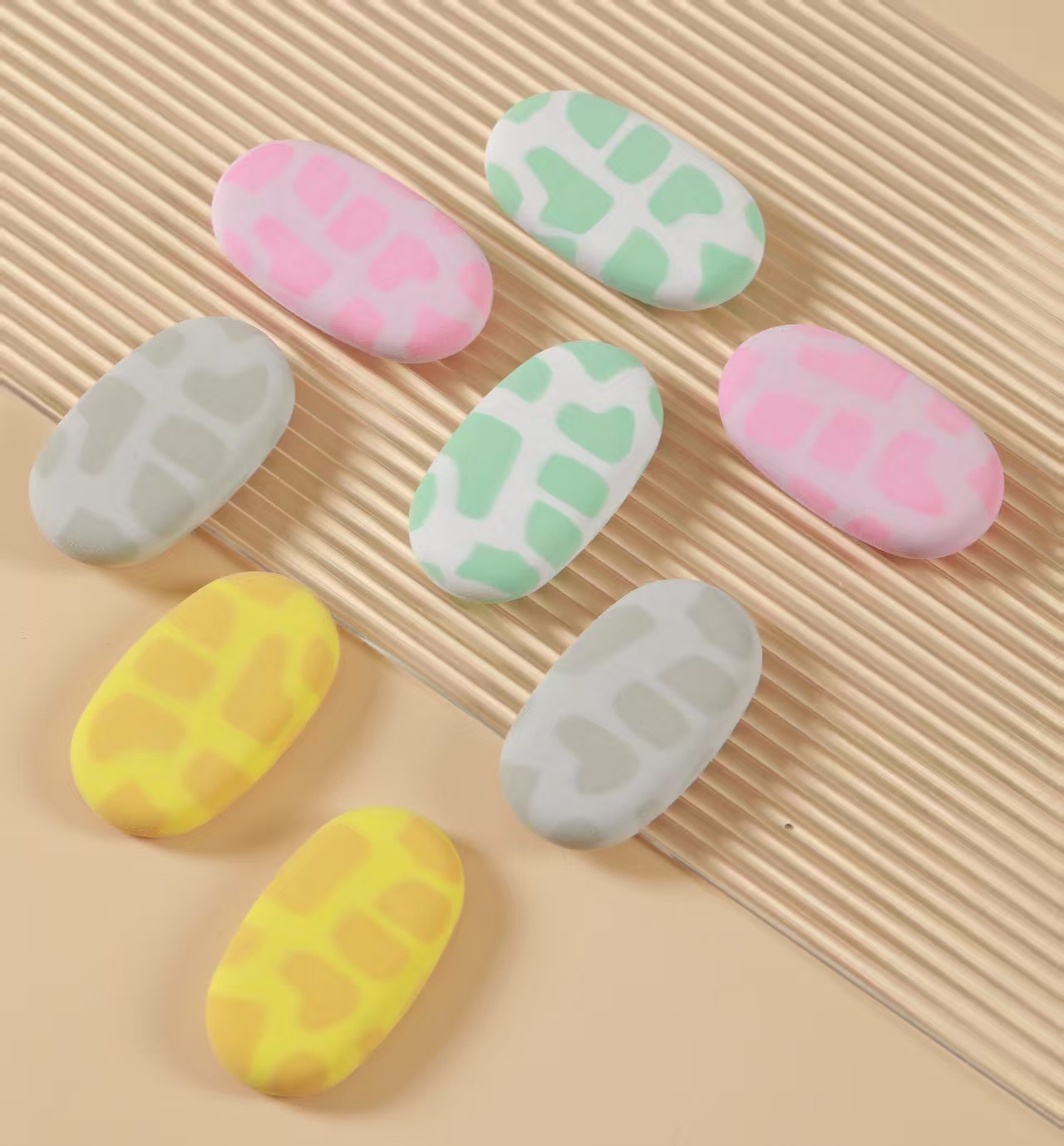 HR-09735 Small Soap C Eraser Set Stationery Animal Packaging Eraser Blind Box, 24-piece eraser details Picture