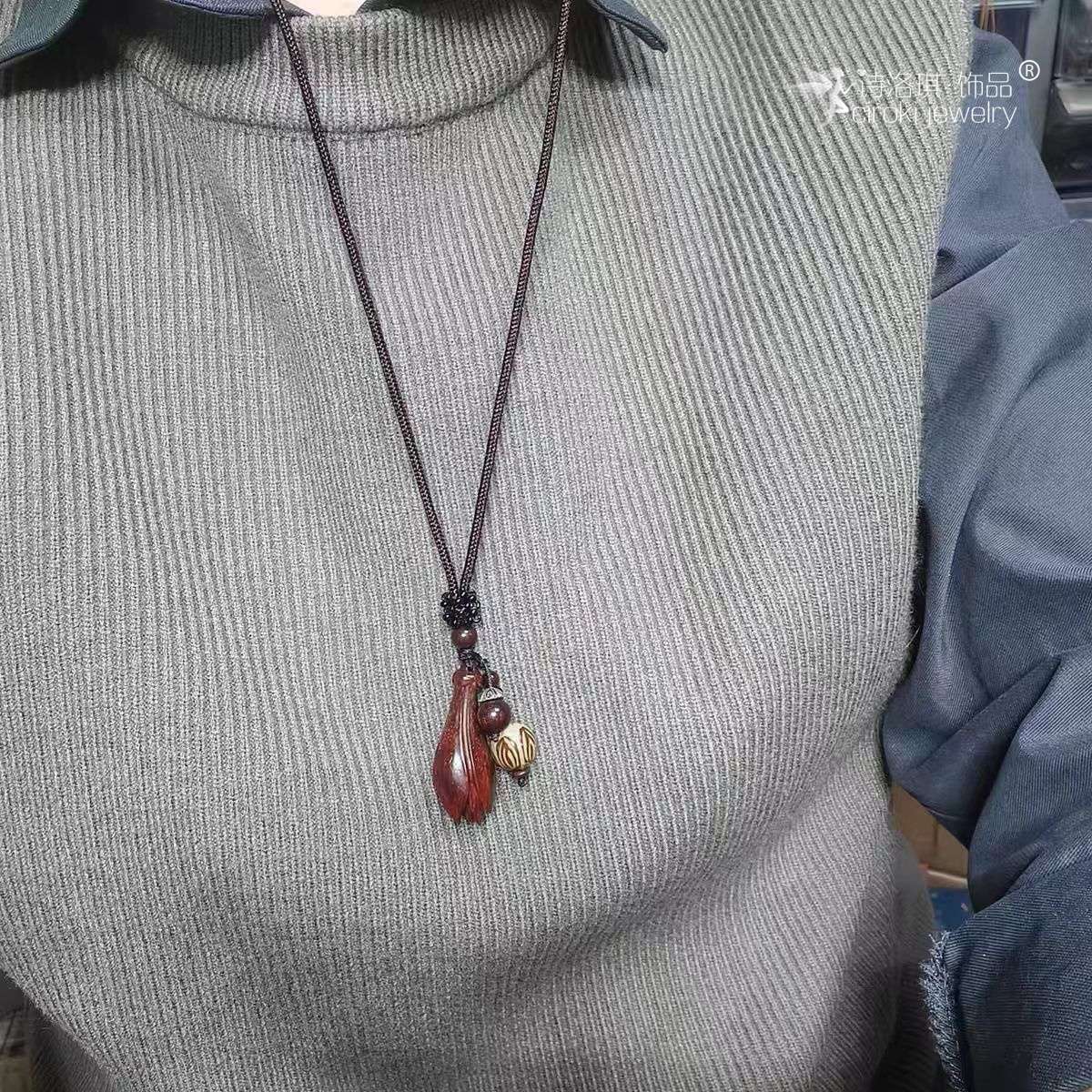 诗洛琪饰品木质玉兰花吊坠编绳项链女长款挂绳毛衣链新中式复古禅意挂脖配饰