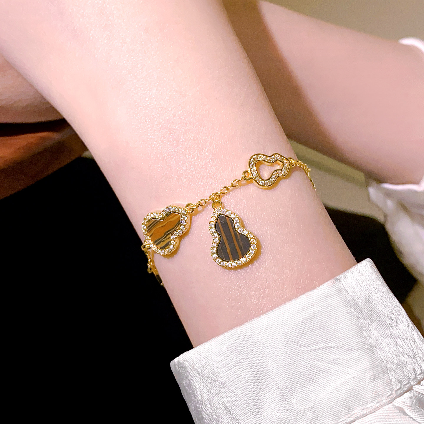 Golden tiger's eye stone micro-inlaid gourd bracelet for women 2026 new style, light luxury, niche, exquisite and high-end style best friend jewelry detail image 3
