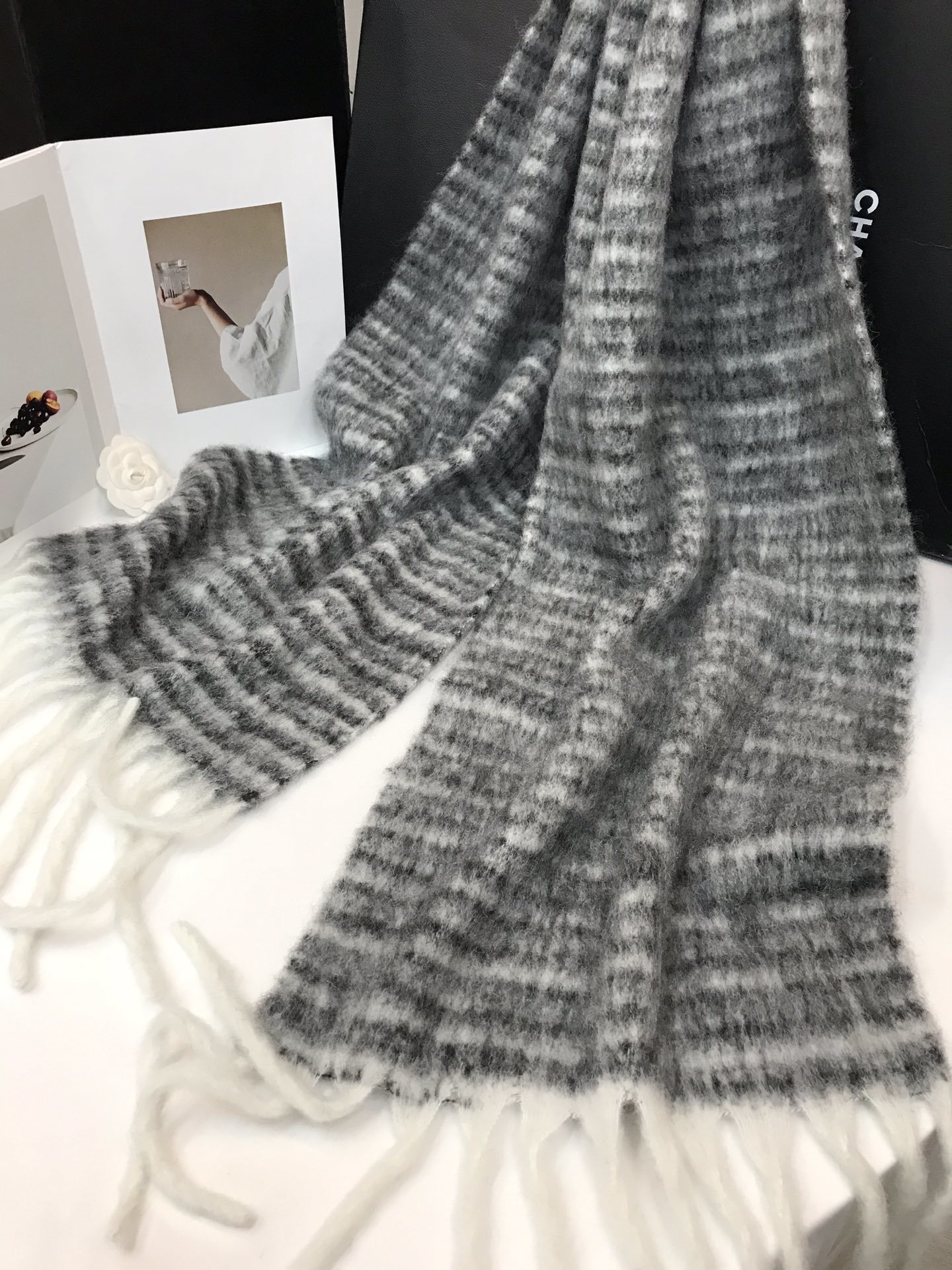 ويقوم بائعو الجملة الجدد عبر الحدود الجدد ببث رسائل مباشرة مباشرة من سلسلة توريد الإمدادات باستخدام شرائط الصوف الدقيقة details Picture