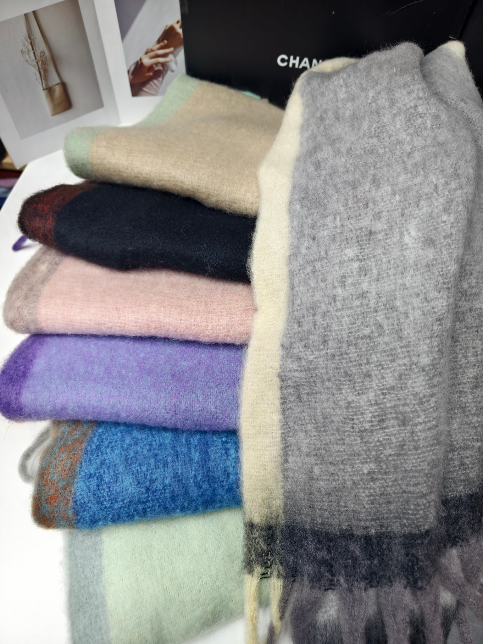 Wholesale of export scarves, e-commerce live streaming supply chain, new style in stock, AC frame thick whiskers Item Picture
