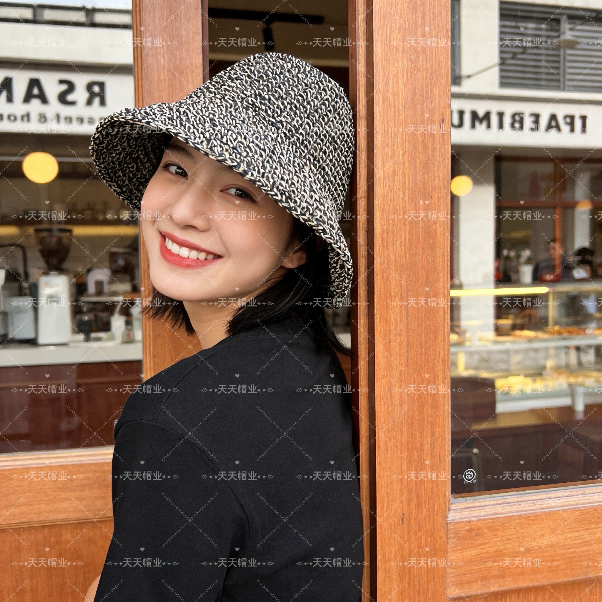 可折叠草编帽，双色线沙滩防晒帽，纯手工编织帽子，小红书抖音热销款，草编织女性沙滩草帽小麦秸草帽秆环保