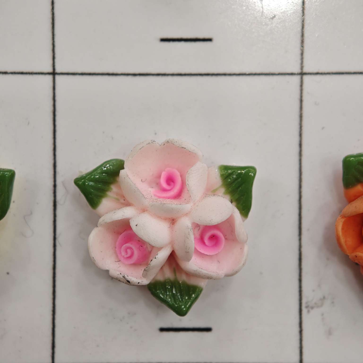 树脂三头花仿陶瓷花DIY饰品配件手工制作材料包饰品配件发饰发夹配件外贸畅销款详情图8