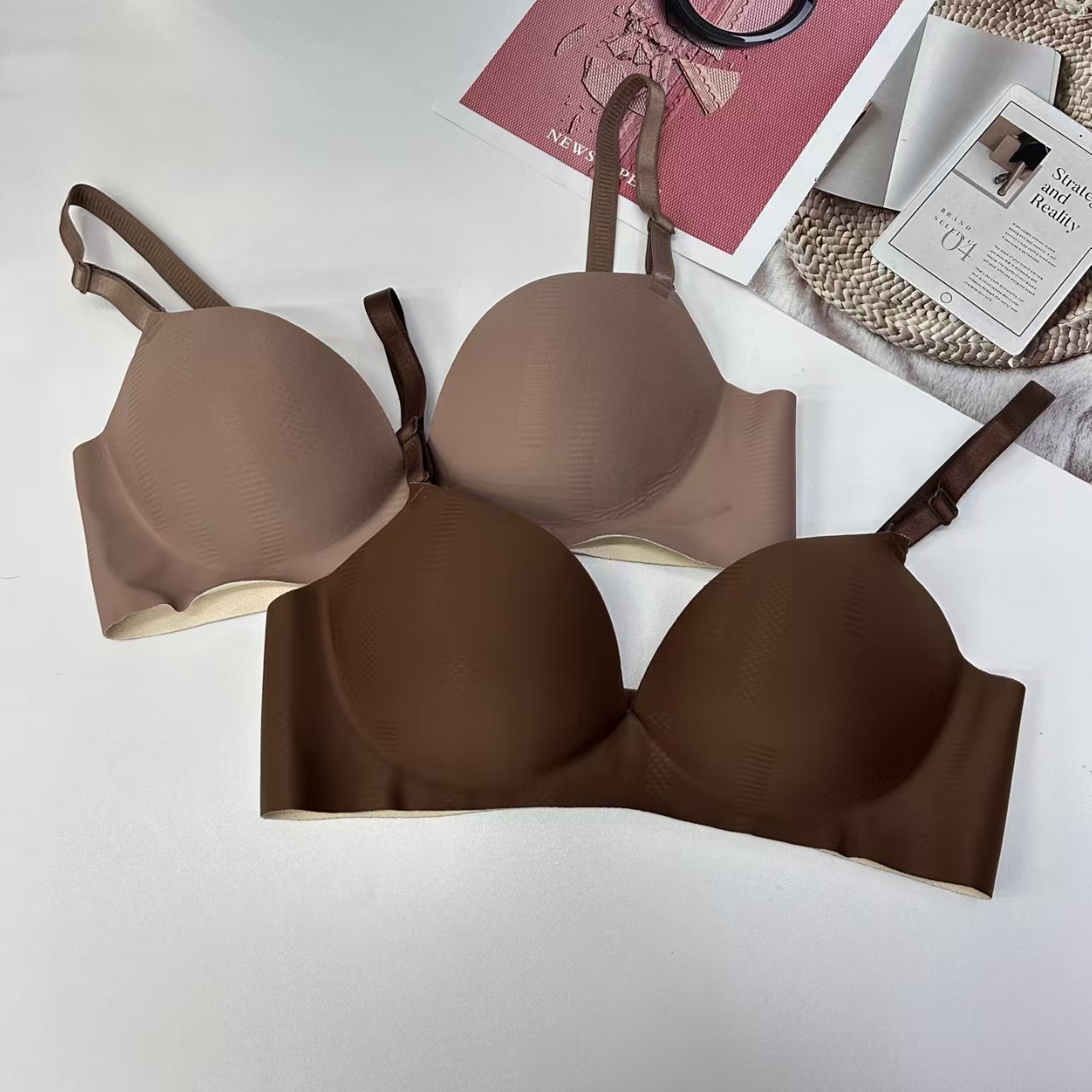 FCM-617# Women's bras are exported to the Middle East and Africa. They are large-sized, seamless, and lift-up women's bras without underwire, QNI details Picture