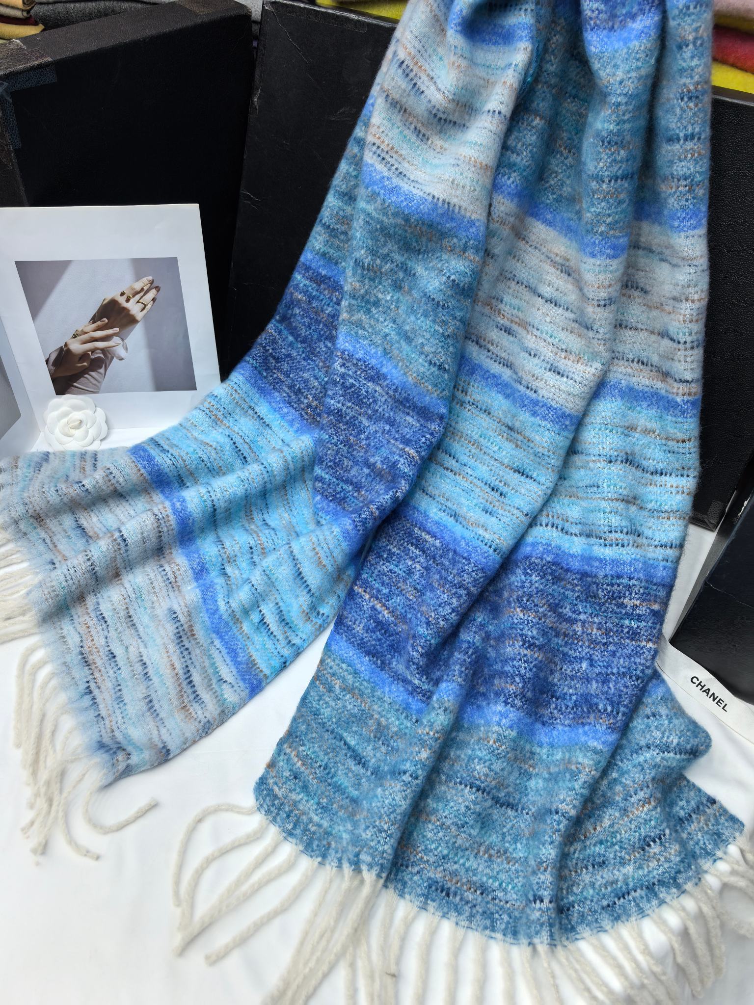 New cross-border export scarves wholesale e-commerce live streaming supply chain supply section dyed small fragrance style thick beard details Picture