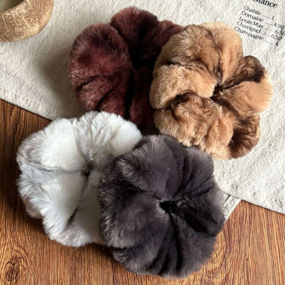 Retro texture rabbit fur plush large intestine hair band for women, autumn and winter atmosphere, ponytail style, ins hair tie and hair accessory detail image 10