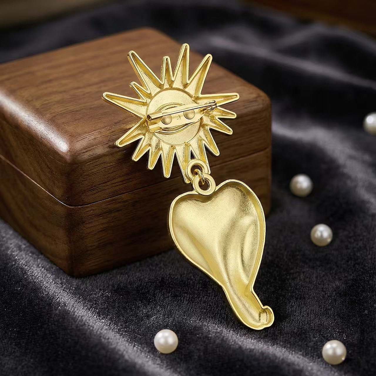 胸针/金榜题名/莫桑钻胸针/胸针复古/吧唧产品图