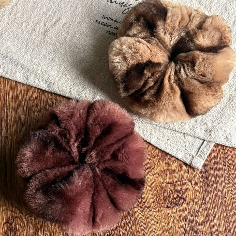 Retro texture rabbit fur plush large intestine hair band for women, autumn and winter atmosphere, ponytail style, ins hair tie and hair accessory detail image 8