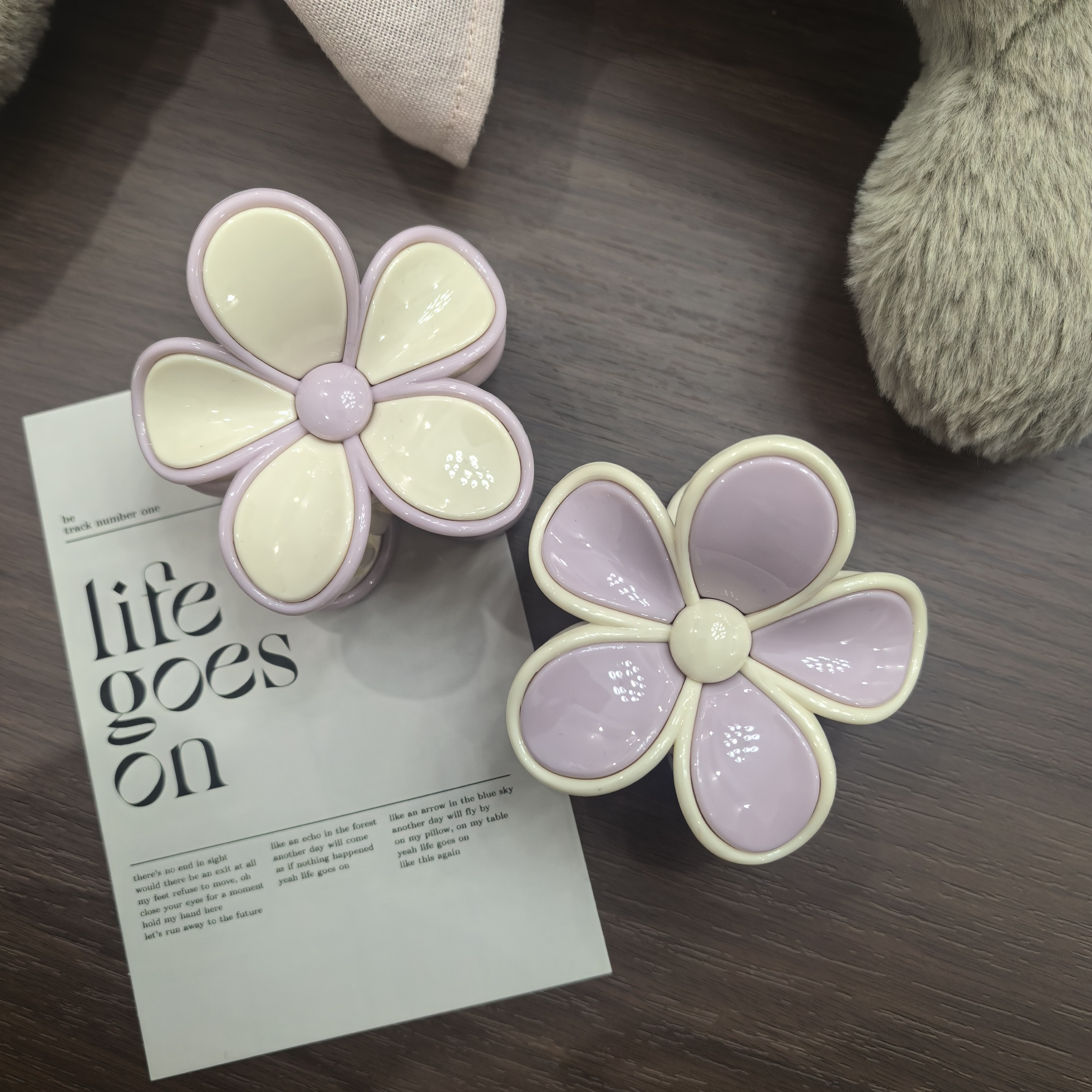 奶油慕斯鲨鱼夹马卡龙春夏发夹双拼撞色花朵抓夹氛围感后脑勺盘发夹详情图4