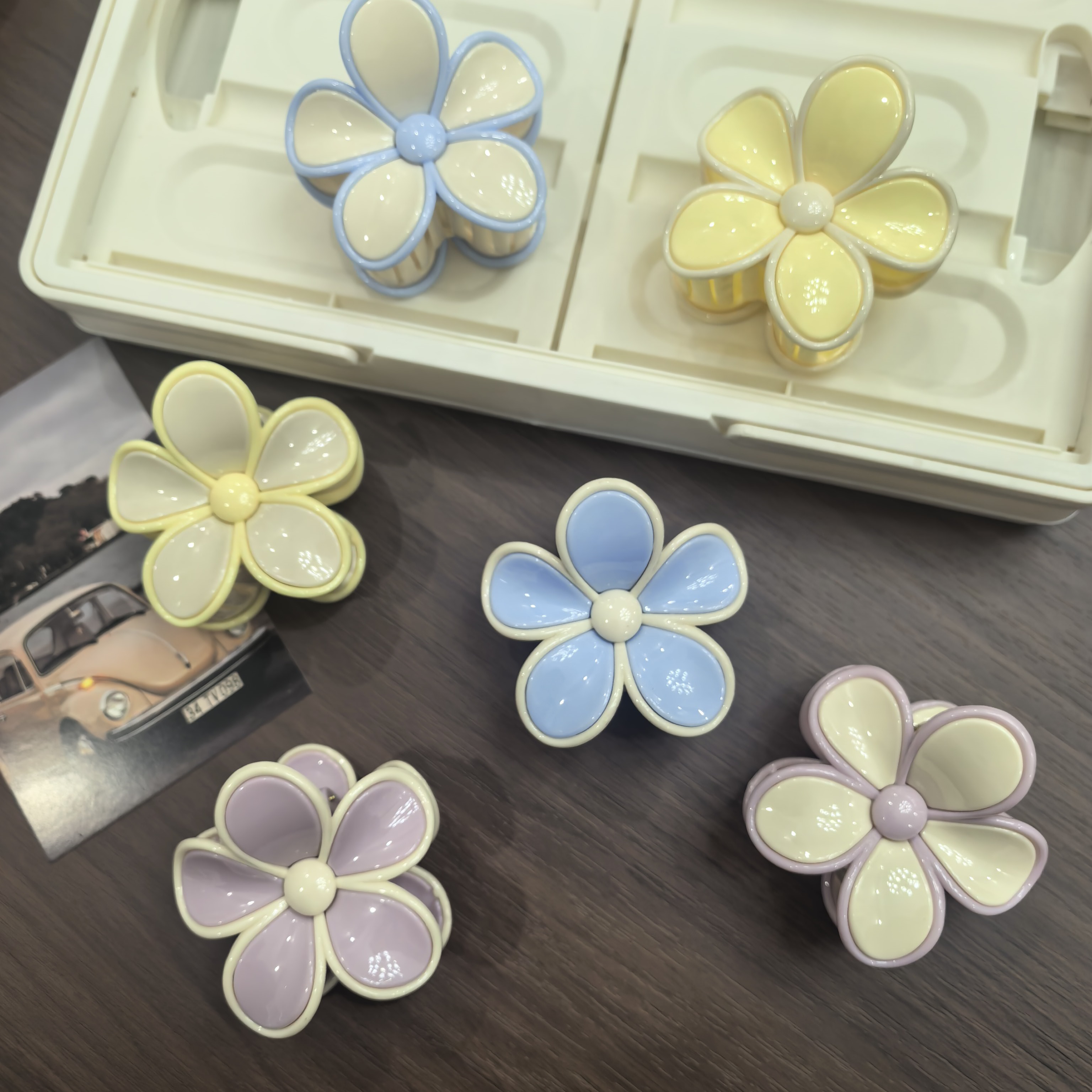 奶油慕斯鲨鱼夹马卡龙春夏发夹双拼撞色花朵抓夹氛围感后脑勺盘发夹