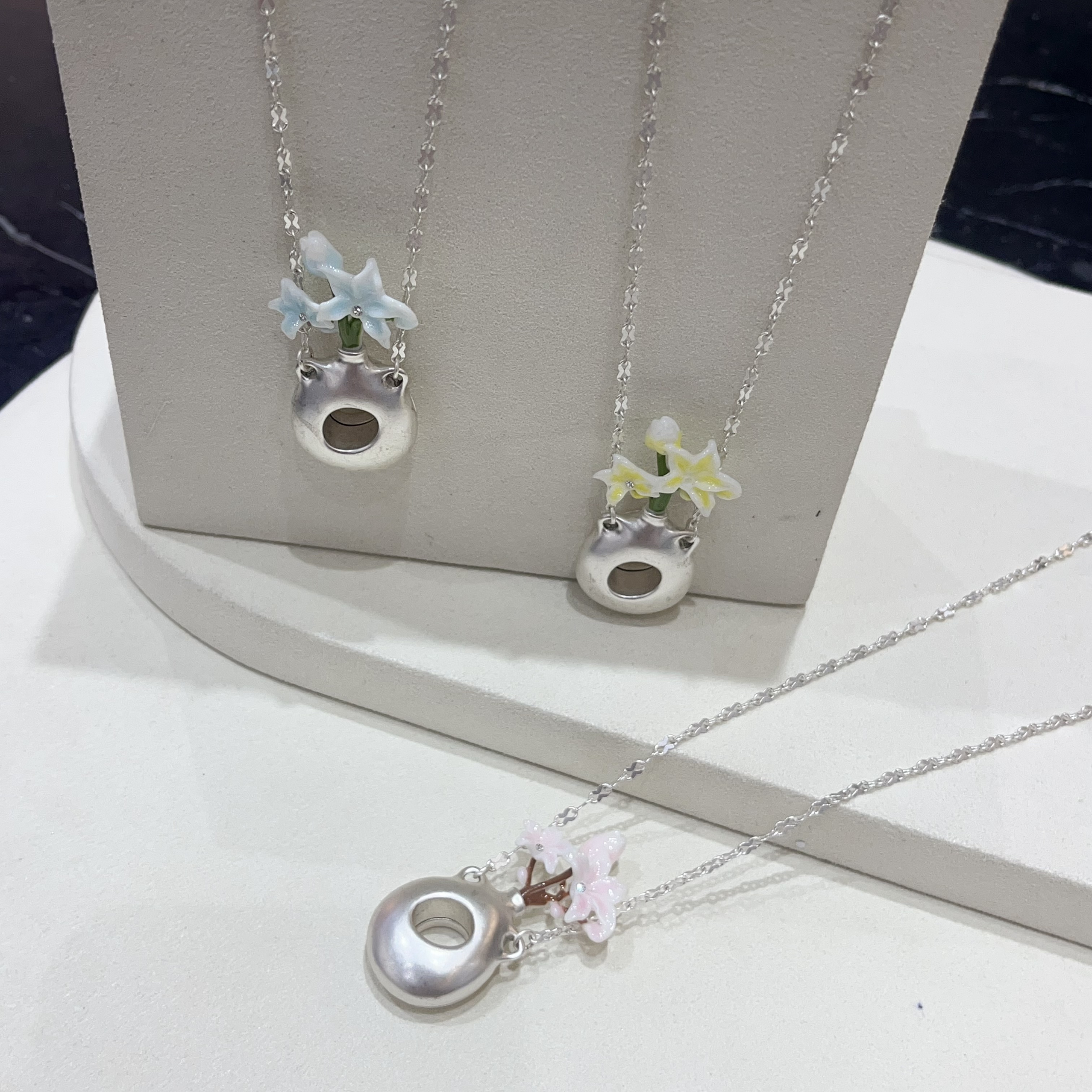花朵吊坠项链