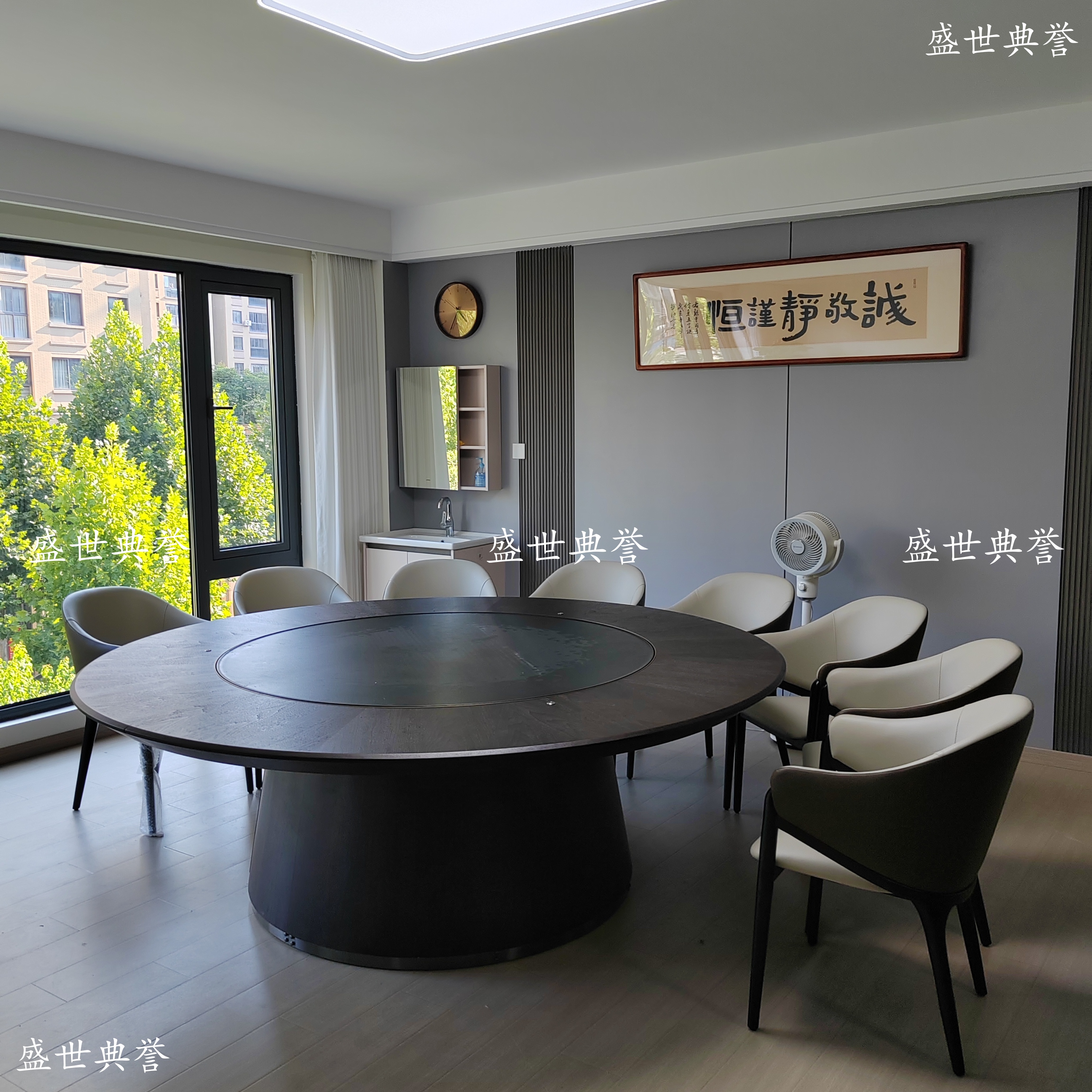 南京酒店实木电动餐桌椅厂家直销会所轻奢高档大圆桌内嵌转盘餐桌