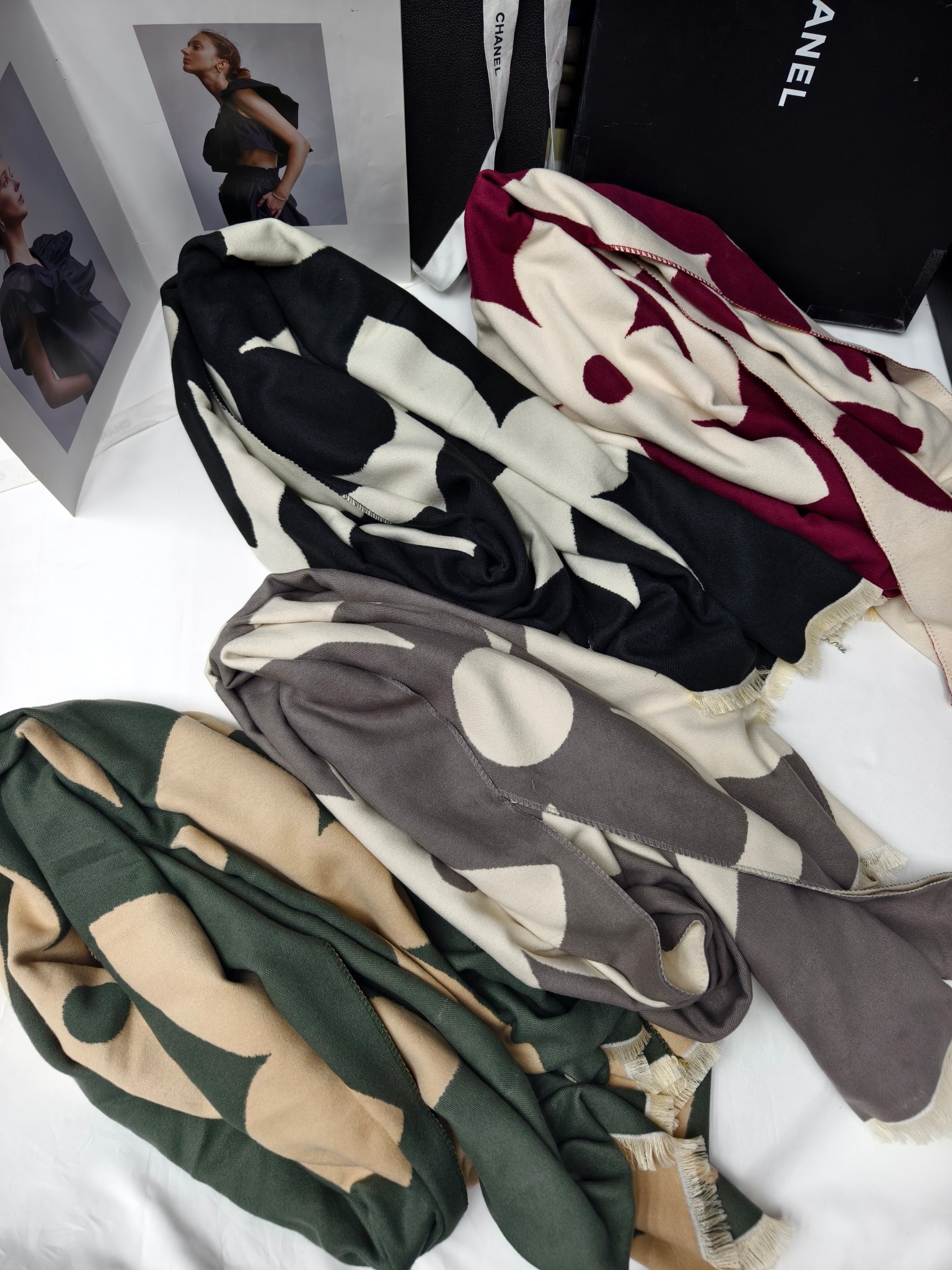 Cross-border wholesale of scarves, e-commerce live streaming, supply chain, new high-style jacquard five-angled flower