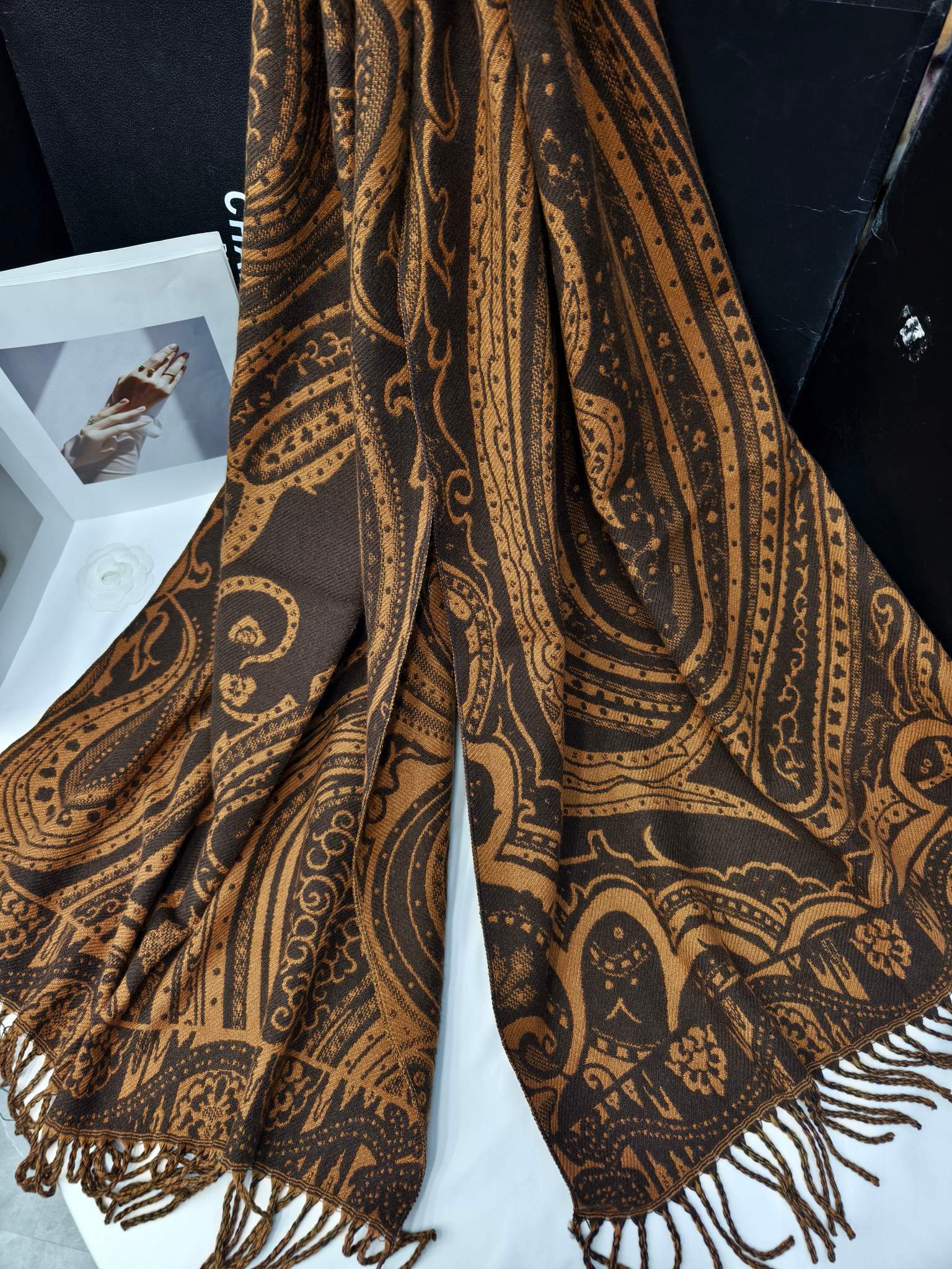 Cross-border scarf wholesale e-commerce live-streaming supply chain, new cashew flower style Specification image