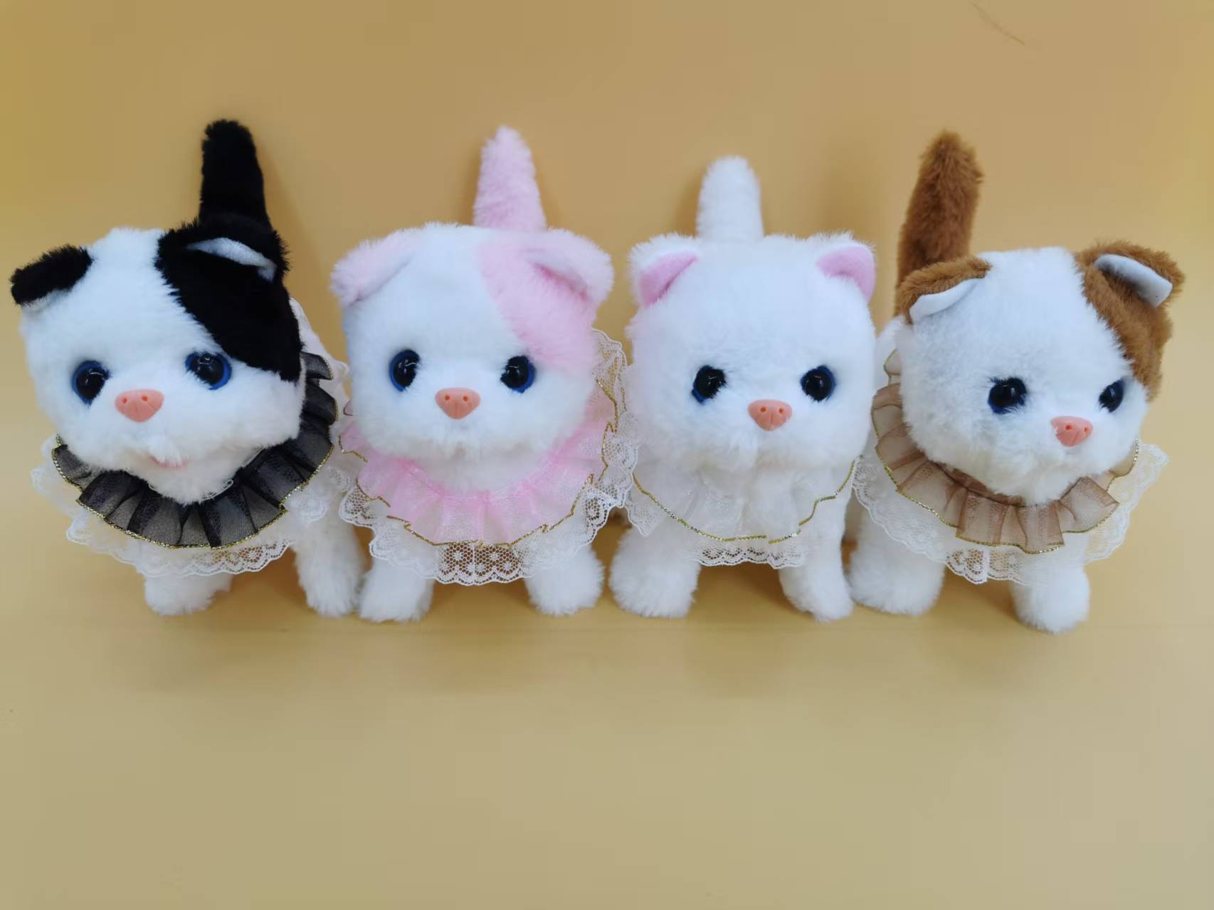 Intelligent simulation pet cat that wags its tail and makes sounds, lace-trimmed collar, children's companion doll