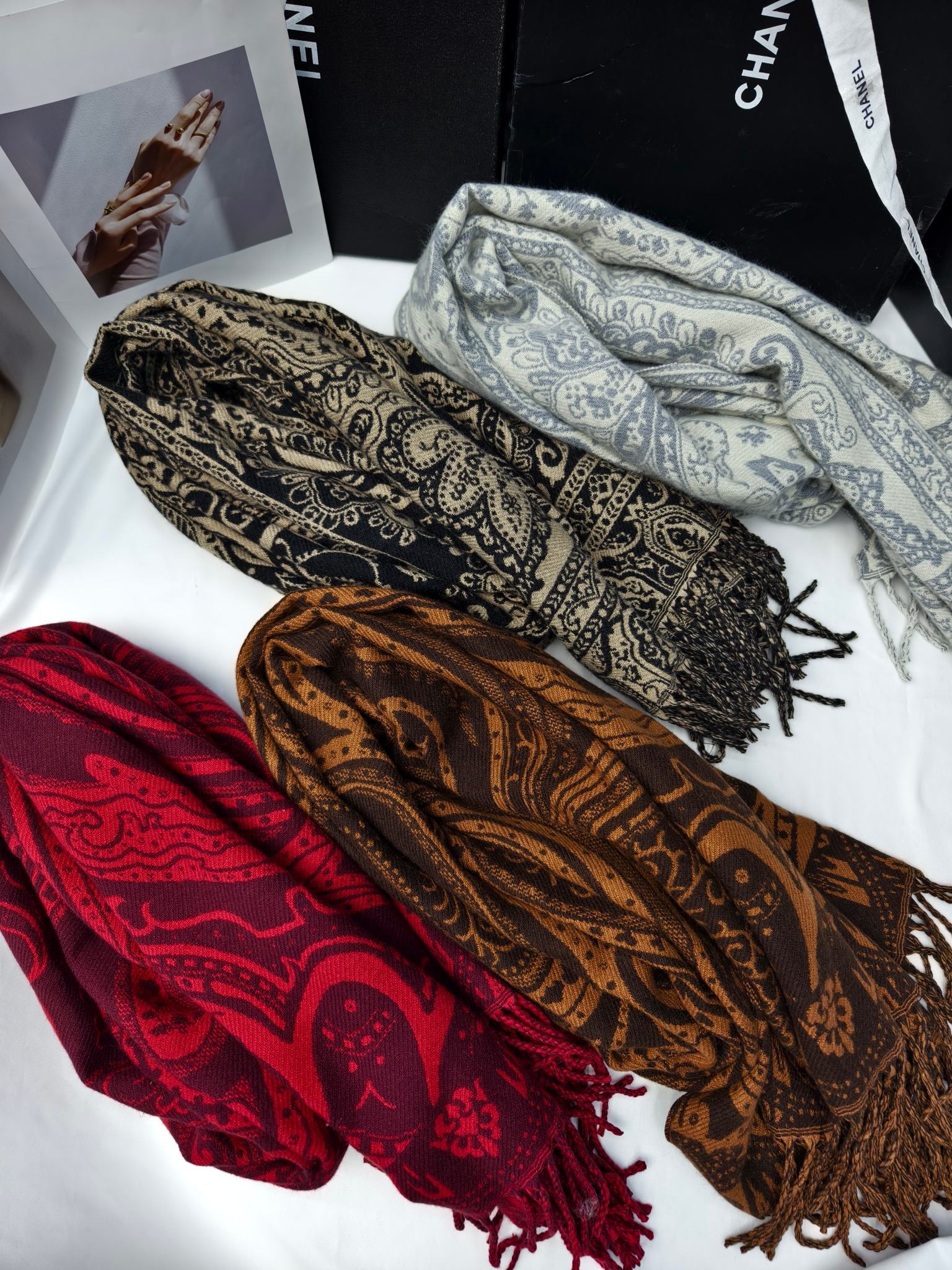 Cross-border scarf wholesale e-commerce live-streaming supply chain, new cashew flower style Item Picture