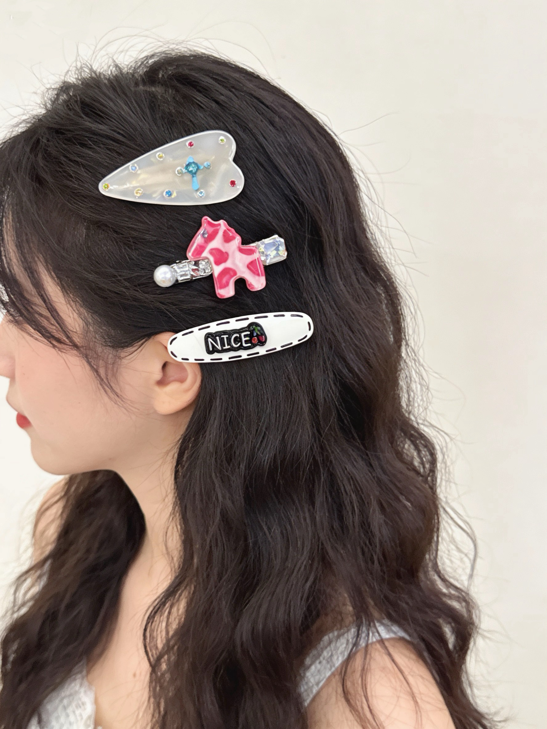 Original design, best-selling, fashionable, cartoon and cute acetate hair clips, high-quality fringe seaside clips, trendy boutique store, matching for women pic 1