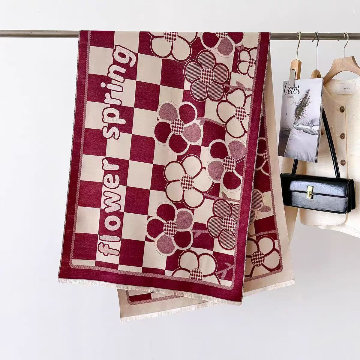 ويبث مشغلو الوشاح عبر الحدود على الهواء مباشرة سلسلة الإمدادات الجديدة من لوحات الشطرنج ذات الحروف العالية details Picture