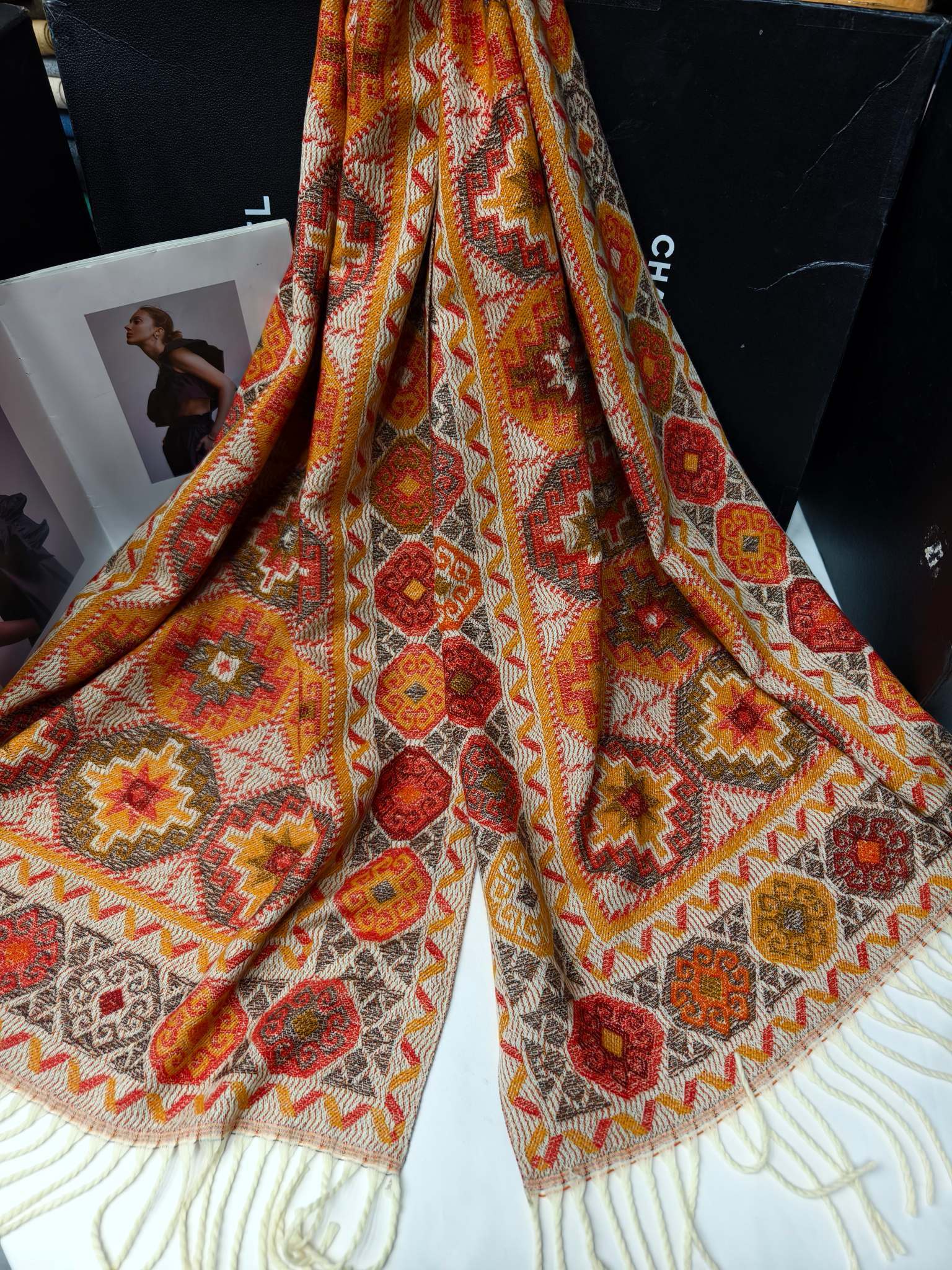Export export scarf wholesale e-commerce live streaming New retro jacquard series Octopus Geometry supply chain supply Specification image