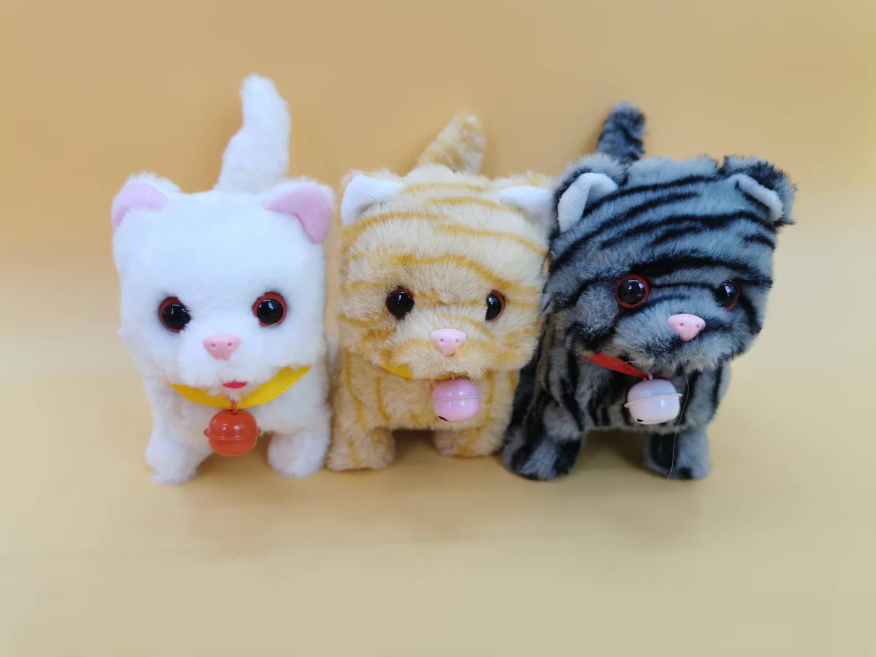 This is a popular online imitation cat electric toy that can walk, meow like a cat, and features a delicate lace collar plush doll