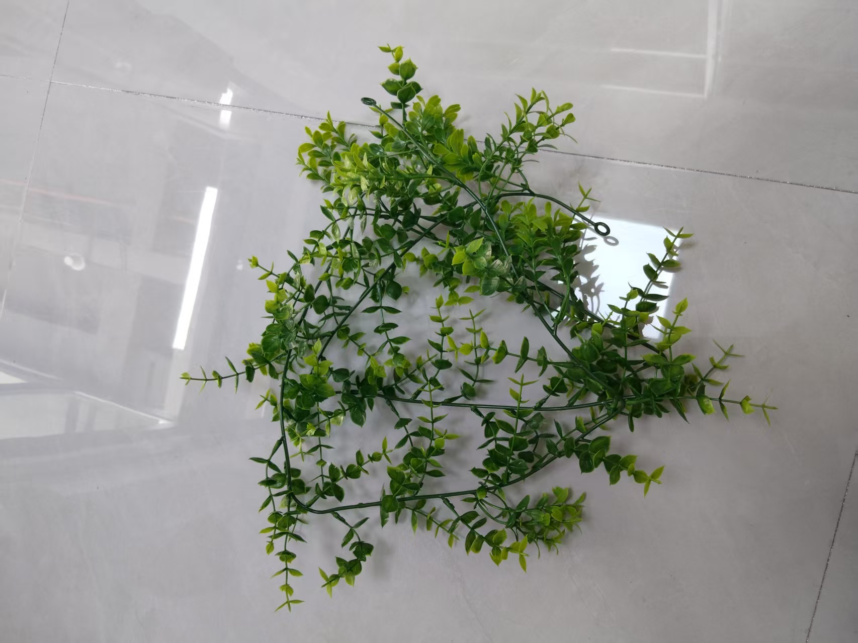 Simulated 72-mesh three-pronged eucalyptus plastic water plant vine DIY decoration craft, plastic water plant green plant flower vine hanging, simulated vine flower branch accessories, natural decoration Specification image
