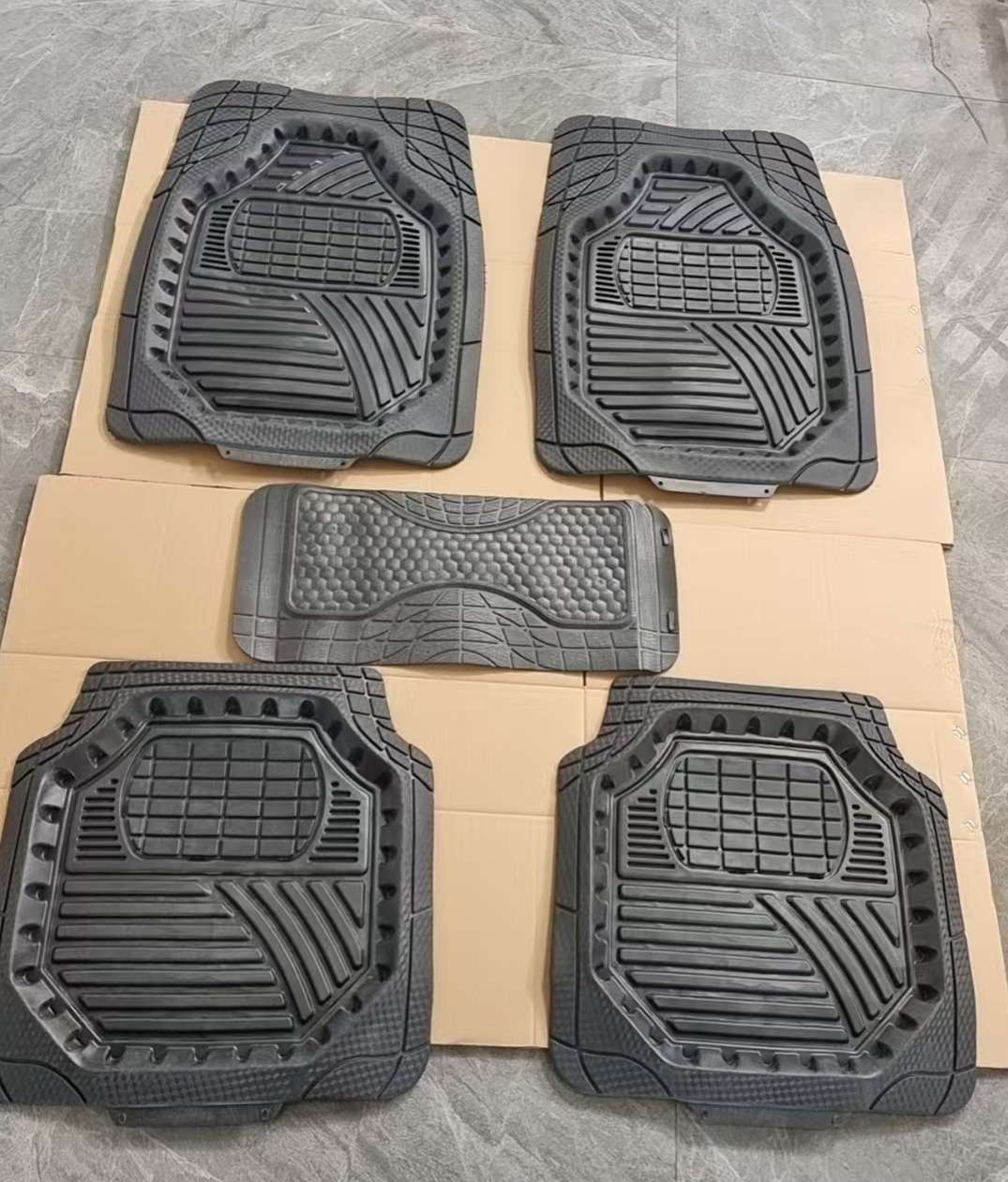 PVC material five-seat universal car floor MATS detail image 2