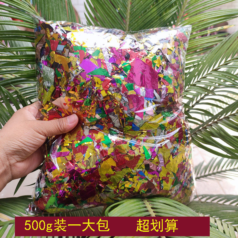 Let go and throw colorful, shiny, shredded paper, glittering flowers, smashing golden eggs, colored paper, firecrackers, bright pieces, wholesale wedding celebration