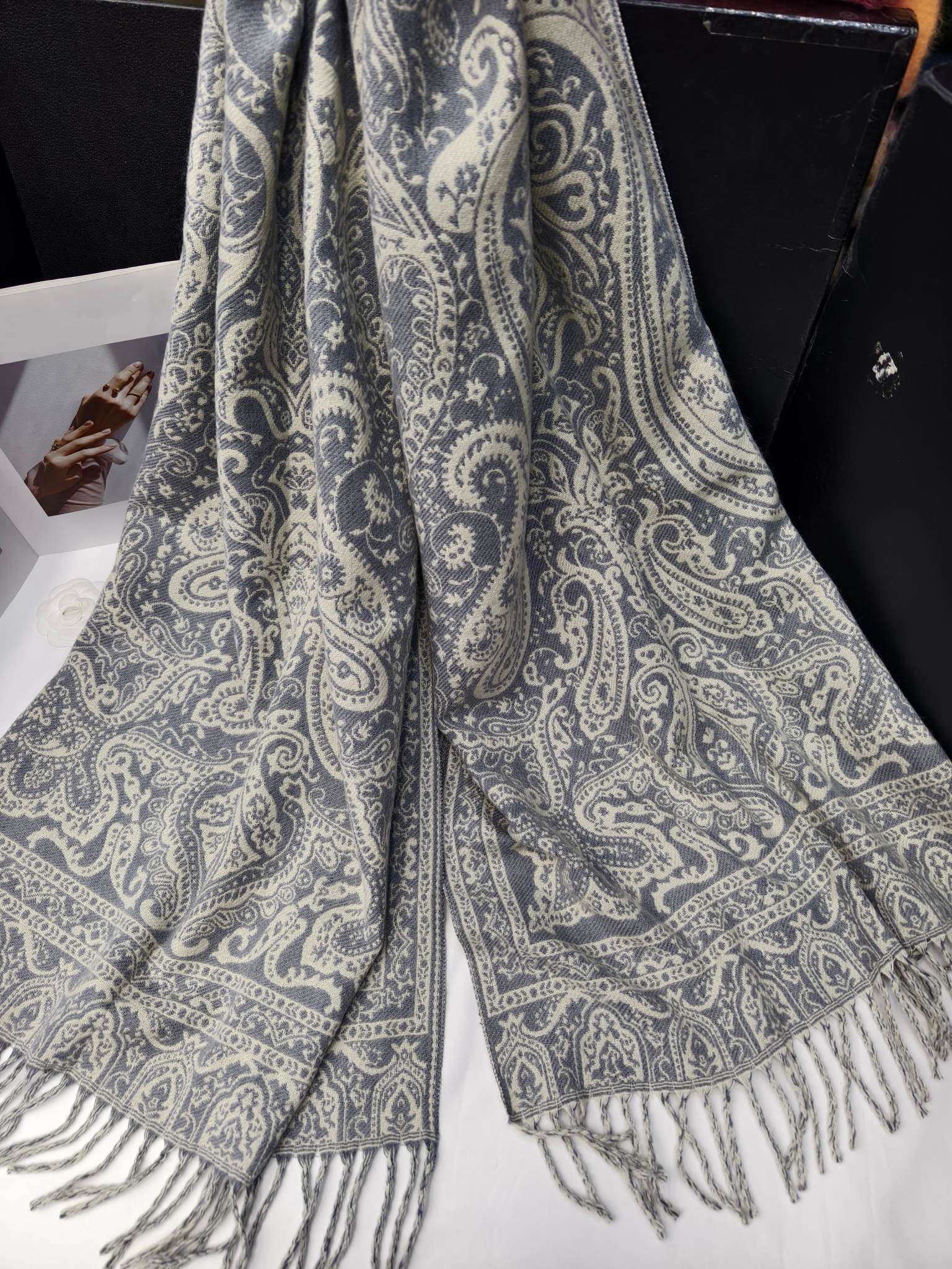 Cross-border scarf wholesale e-commerce live-streaming supply chain, new cashew flower style details Picture
