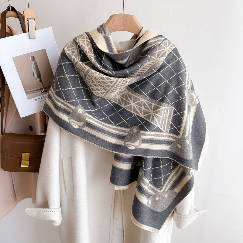 Cross-border wholesale of scarves, e-commerce live streaming, supply chain, new high-speed jacquard French tower Application Scenario