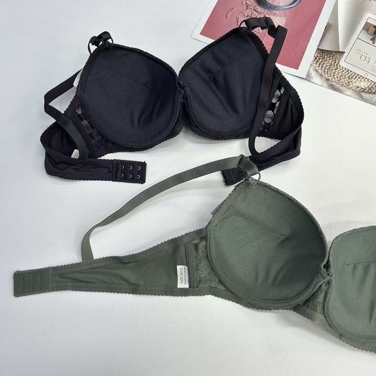 JZY-1722# women's underwear and bras are exported to the Middle East and South America. They are large-sized thickened bras with lace embroidery and steel rims. They are sexy and interesting bras for women. QNI details Picture