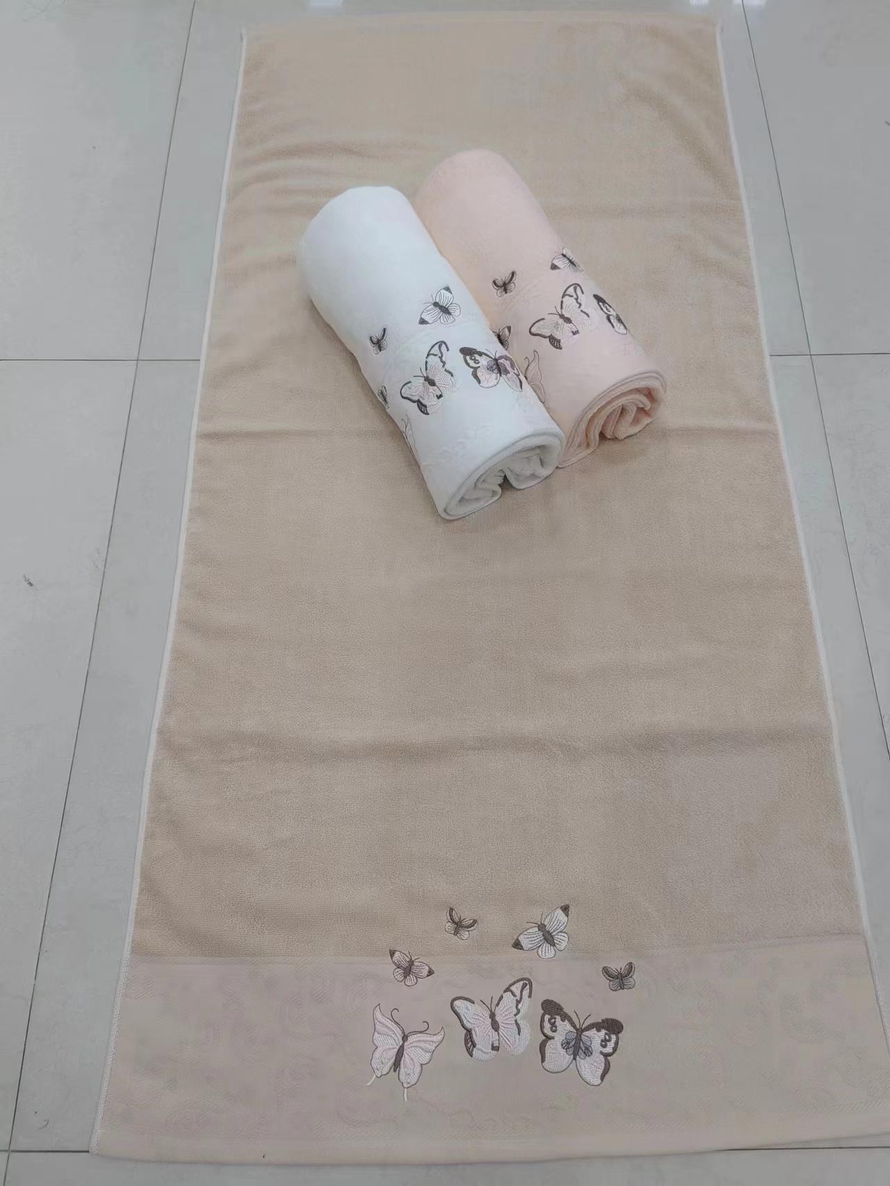 Embroidered bath towels are water-absorbent and skin-friendly for home use. They are soft and quick-drying, with a Nordic style. Thickened large sizes and multi-color embroidered ones are available for selection. They are best-selling items