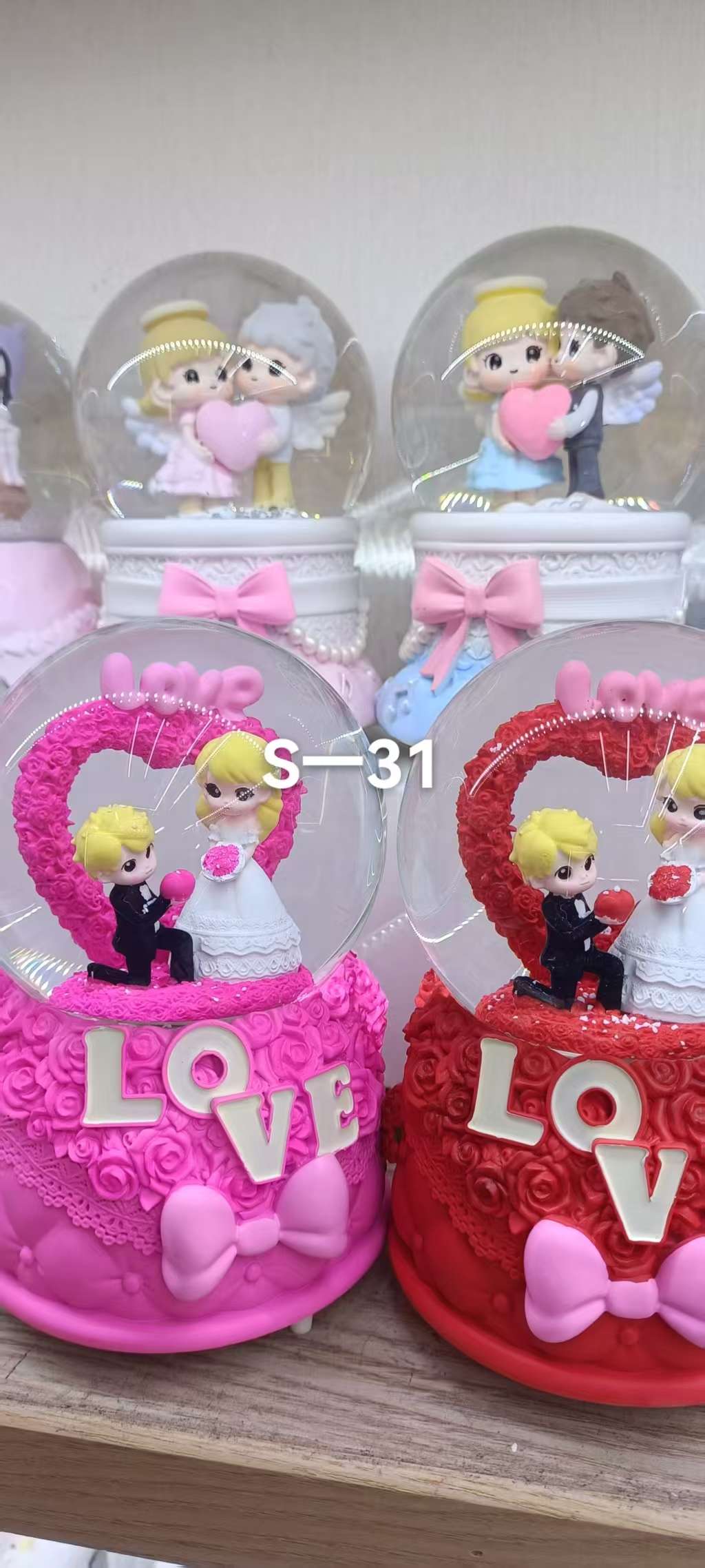 水晶球旋转灯，木头水晶球灯，马灯