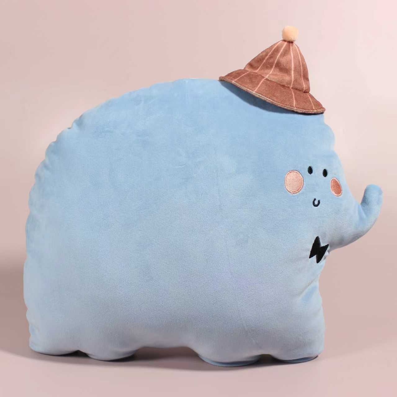 丑萌蓝色小象戴帽子，小头大身体猫猫兔子玩偶潮玩具摆件，萌趣十足，可爱造型引人注目！