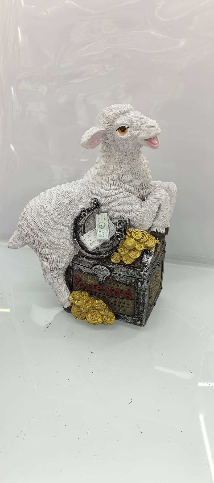 精美的树脂工艺品生肖羊储钱罐详情图2