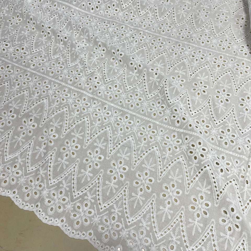 Lace fabric, all-cotton hollowed-out embroidered fabric, cotton thread, double-sided three-dimensional embroidered clothing dress, pure cotton embroidered fabric details Picture