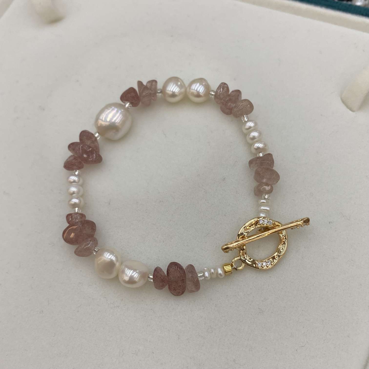 草莓晶巴洛克珍珠手链小众设计感轻奢春夏活力感OT
扣细节图