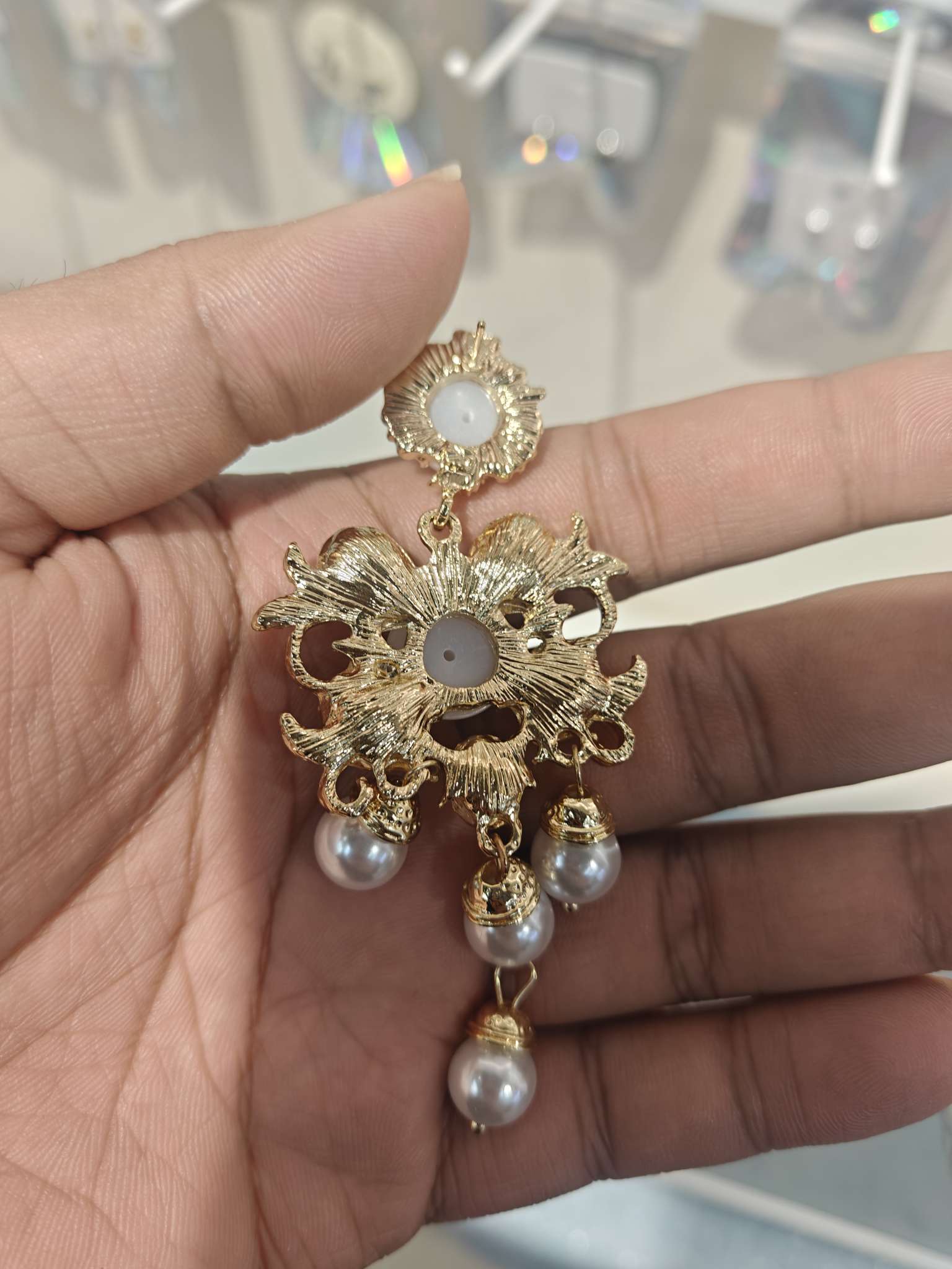 饰品
中古风vintage巴洛克珍珠耳钉夸张珍珠耳环高级轻奢长款耳饰白底实物图