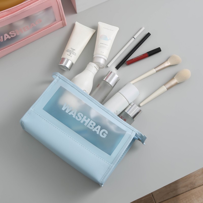 Large-capacity transparent spliced toiletry bag, makeup bag, simple large-capacity waterproof, dustproof and moisture-proof travel storage bag Application Scenario