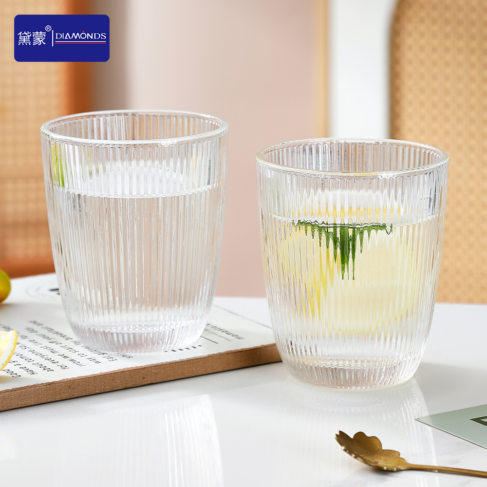 竖条纹玻璃杯