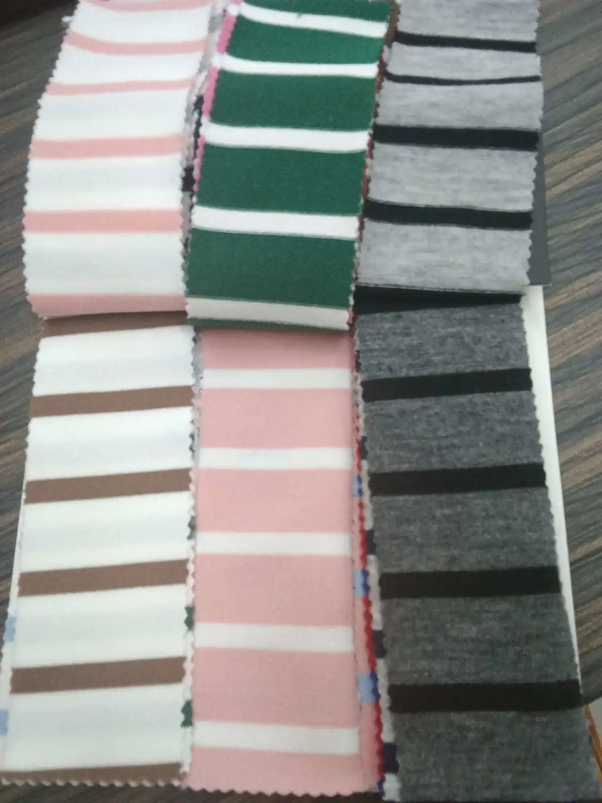 The yard-woven striped streetwear brand's heavyweight T-shirt fabric features horizontal stripes, color stripes, and black and white stripes detail image 8