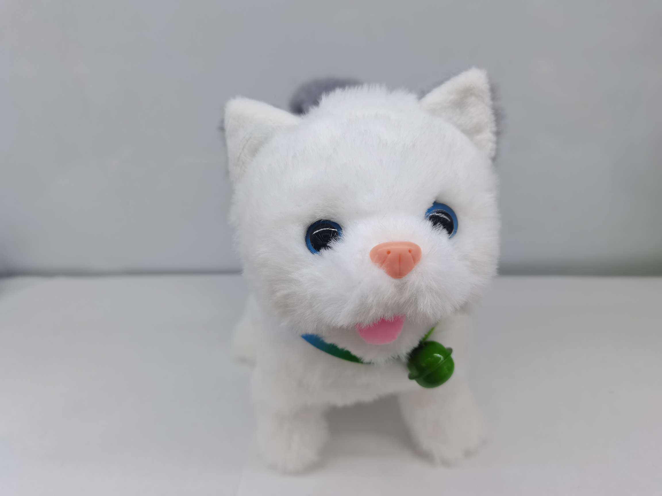 新款电动猫咪四脚带灯会走路带叫声地摊热卖厂家直销白底实物图