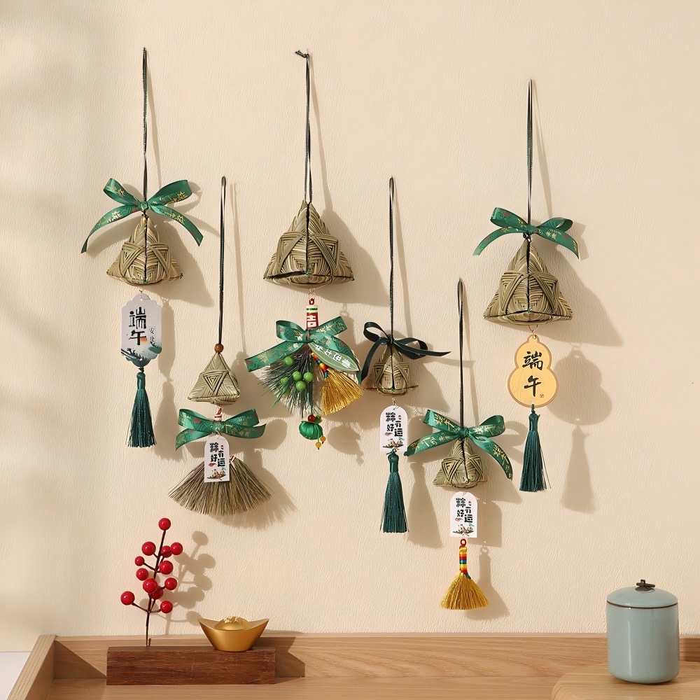 The fabric products venue is decorated with props such as round cards, graduation happiness fluorescent knots, medieval wind lanterns, balloon rolls with wax dots, Chinese-style round sequins, graduation happiness bows, balloon rolls with glue dots, and the Middle Ages detail image 3
