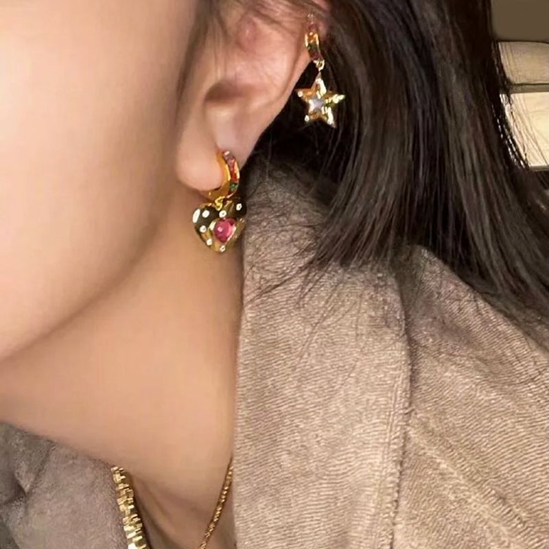 Heart-shaped star-shaped earrings for women, a niche design sense, high-end cat's eye stone earrings, and elegant color earrings details Picture