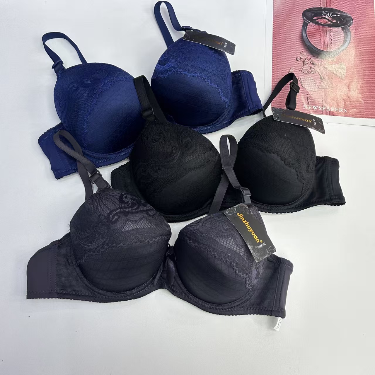 JZY-1803# Women's bras are exported to the Middle East and Africa. They are large-sized thickened lace embroidered with bows and have steel rims. QNI romantic bras Item Picture