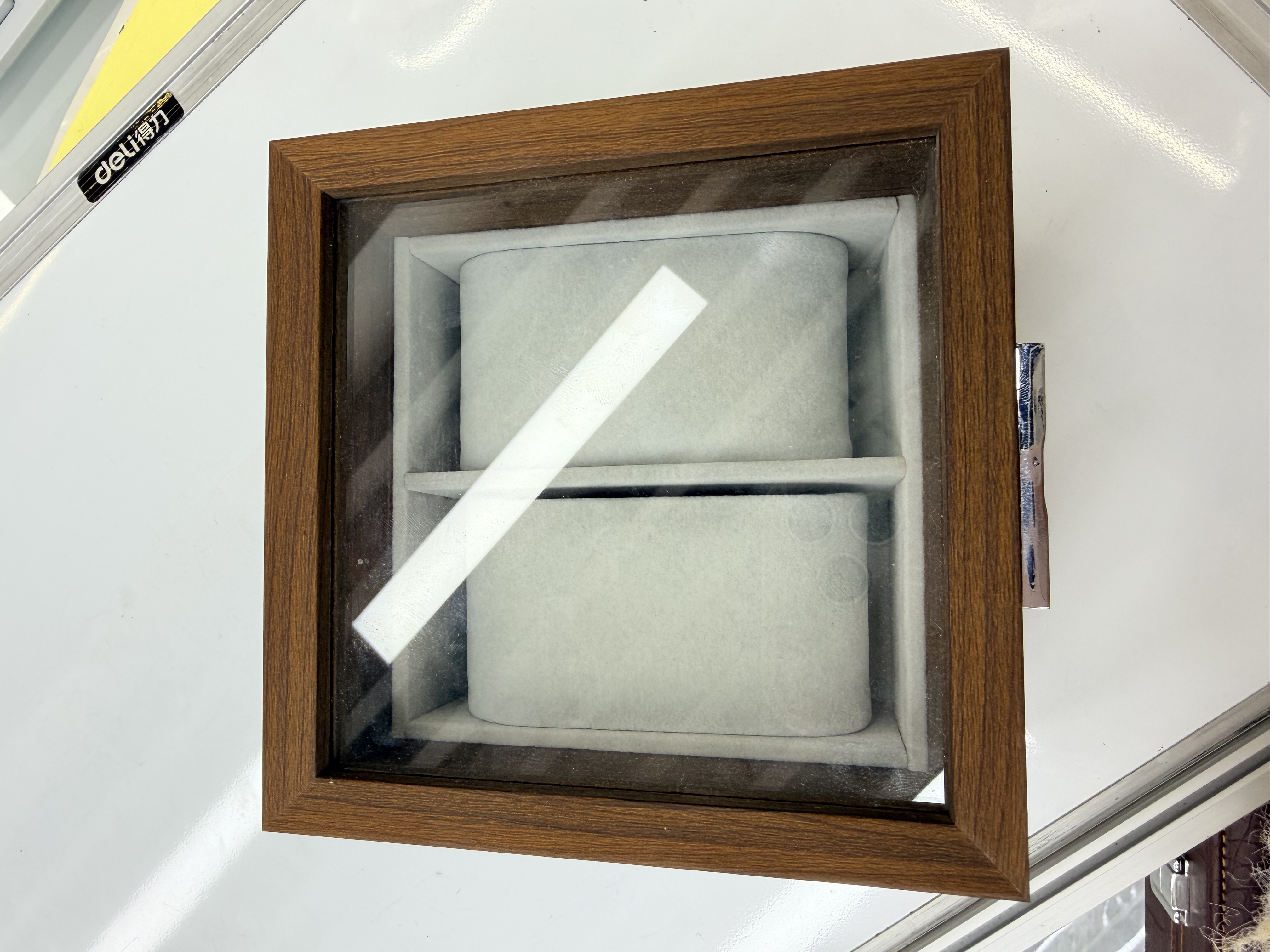 男款手表礼盒装细节图