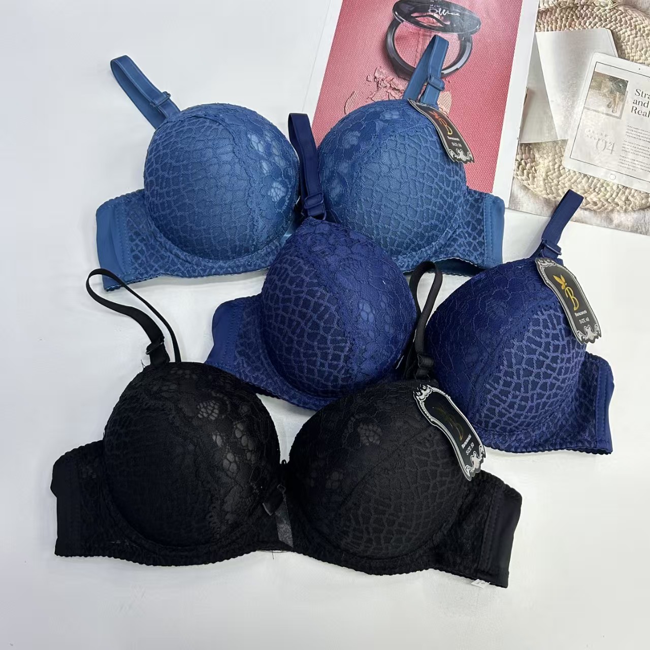 JZY-1724# Women's bras are exported to the Middle East and Africa. They are large-sized, thickened lace bows with steel rims. QNI romantic bras Application Scenario