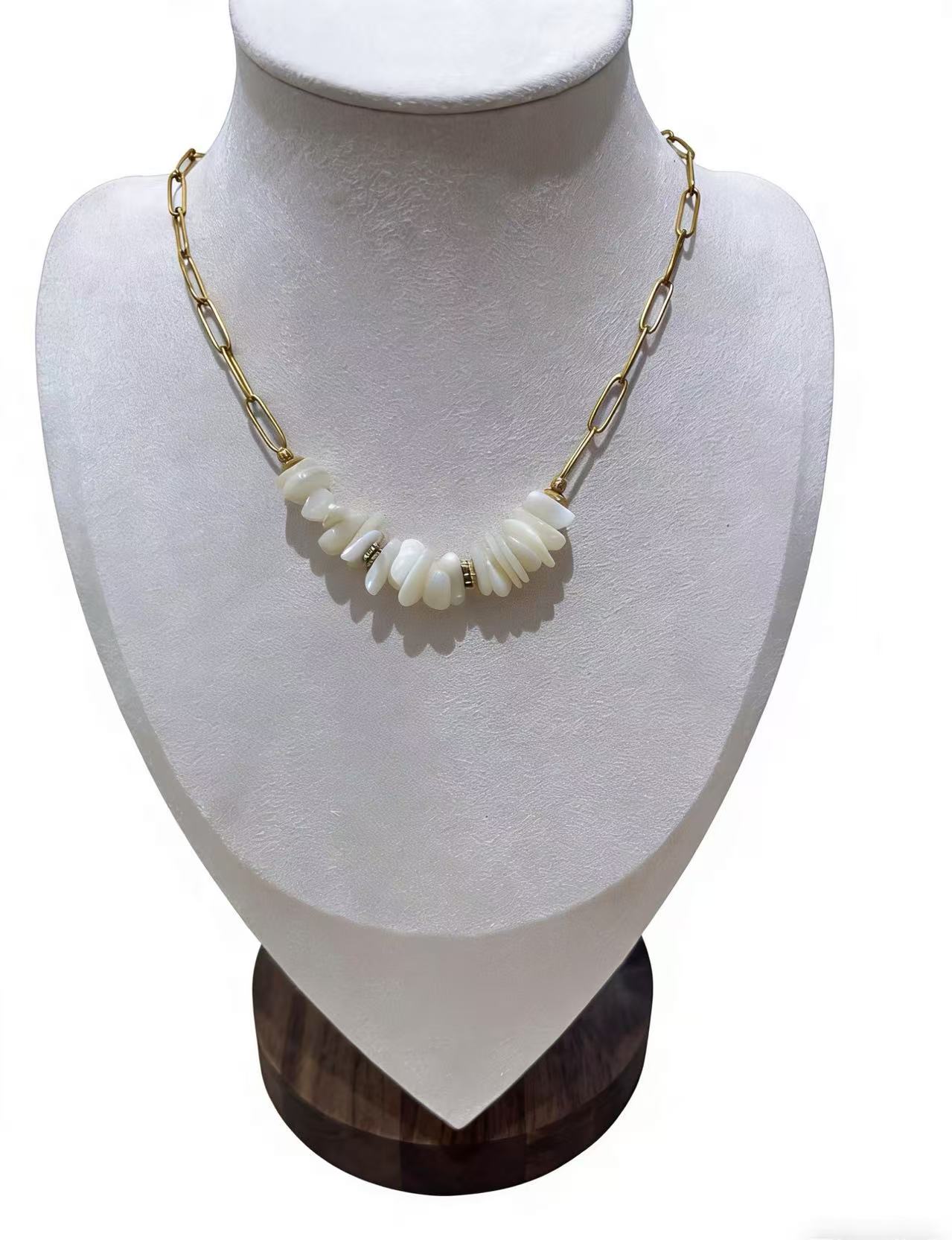 天然贝壳碎石纯手工串珠颈链 简约气质百搭通勤颈饰